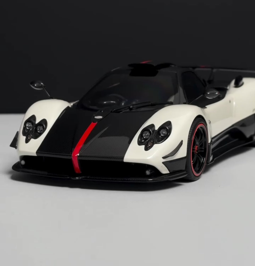 1 of 1 Pagani Zonda Cinque Roadster (1:18 Scale)