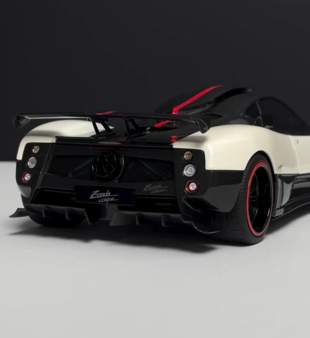 1 of 1 Pagani Zonda Cinque Roadster (1:18 Scale)