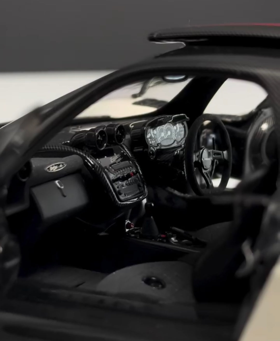 1 of 1 Pagani Zonda Cinque Roadster (1:18 Scale)