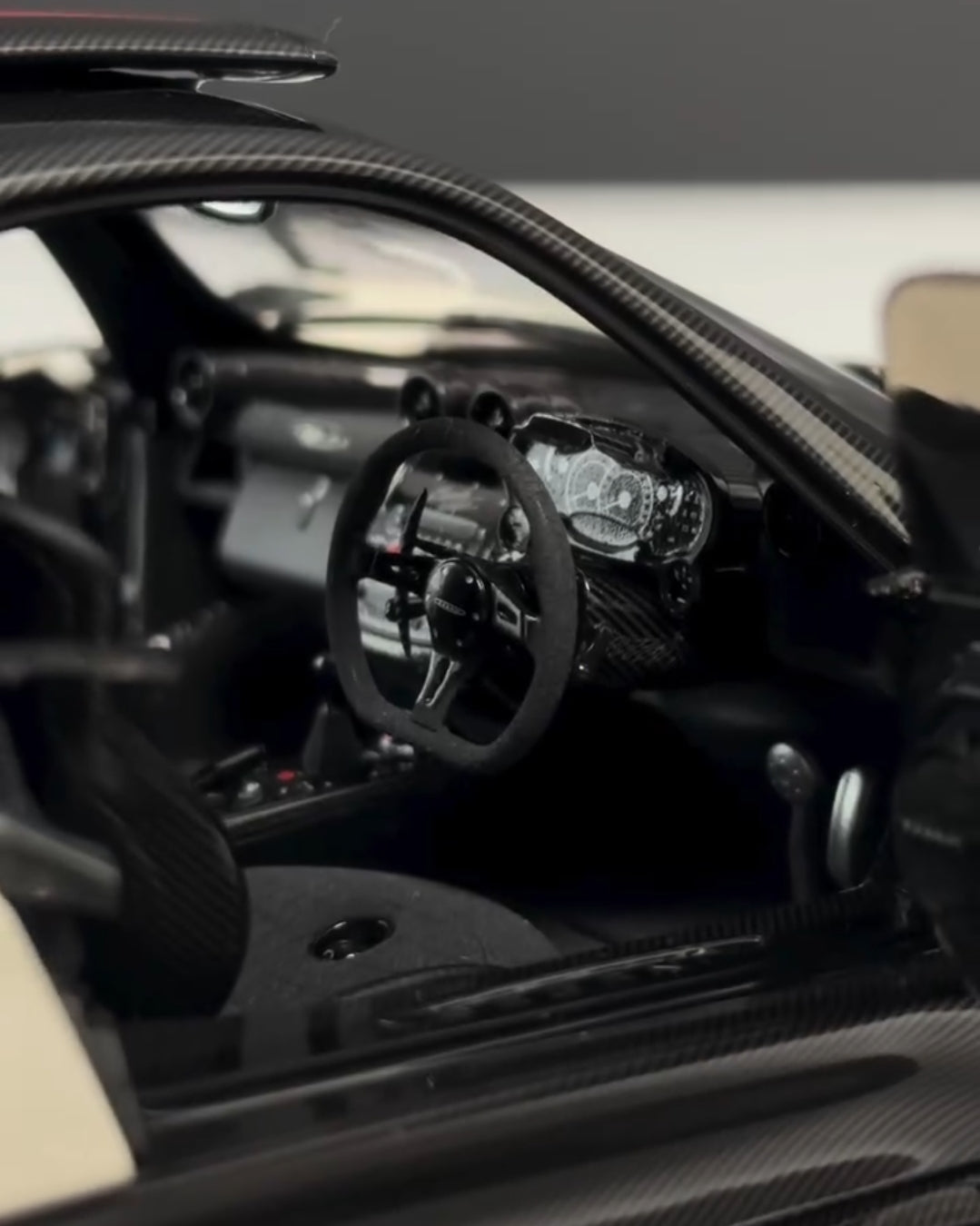 1 of 1 Pagani Zonda Cinque Roadster (1:18 Scale)