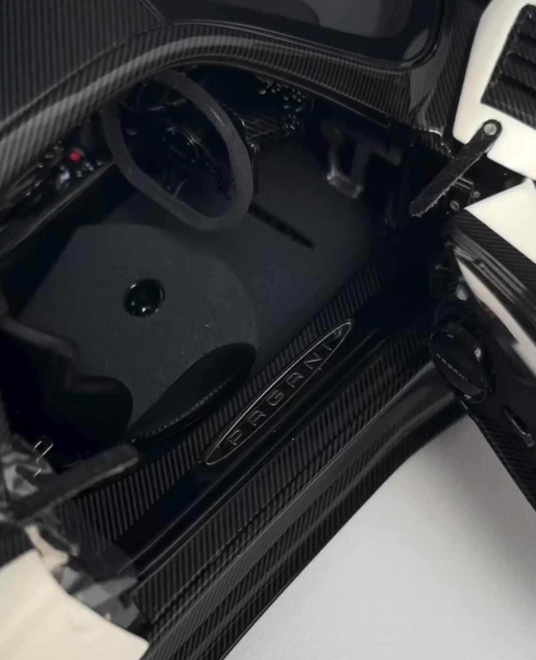 1 of 1 Pagani Zonda Cinque Roadster (1:18 Scale)