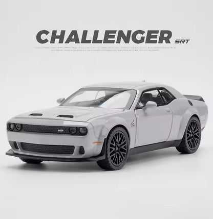 Dodge Challanger Hellcat (1:32 scale)